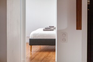 Iron/ironing board, WiFi, bed sheets - Ty Sterenn – Modern Apartment in Central Guilvinec with Wi-Fi (Guilvinec)
