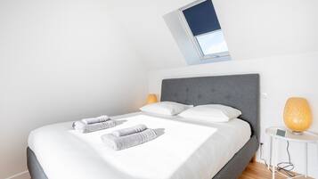 3 chambres, fer et planche à repasser, Wi-Fi, draps fournis