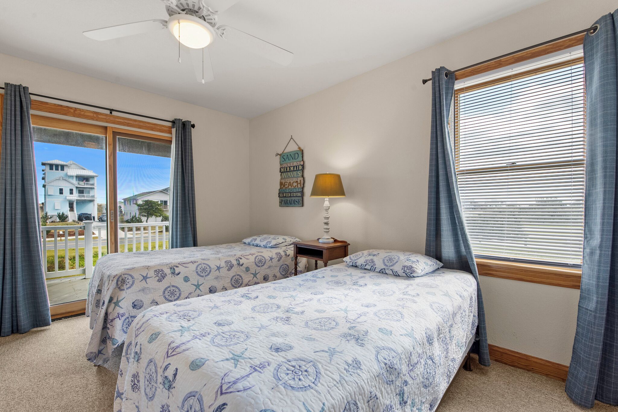 مكواة/لوح كي وواي فاي وملاءات أسرّة