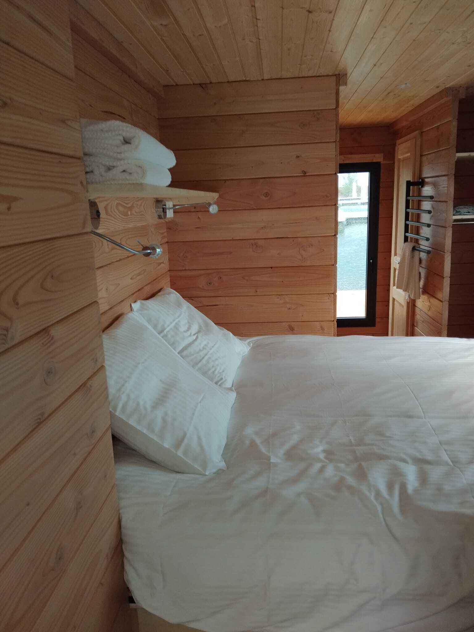 Strykejern/-brett og sengetøy