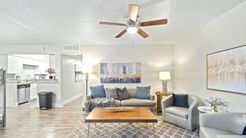 Televisión, libros y estéreo