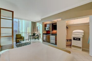 2 bedrooms, WiFi, bed sheets - 34th Floor Lux 2BR Suite at MGM Signature (Las Vegas)