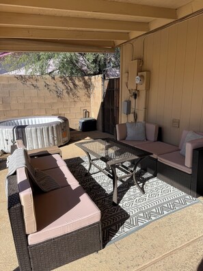 Terrace/patio - 3-bedroom house in charming Tempe with Pool and hot tub (Tempe)