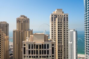 Exterior - Gleaming 2BR at Dubai Marina (Dubai)