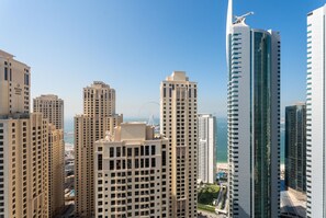 Exterior - Gleaming 2BR at Dubai Marina (Dubai)