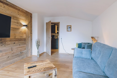 Deluxe House, Mountain View | Living area