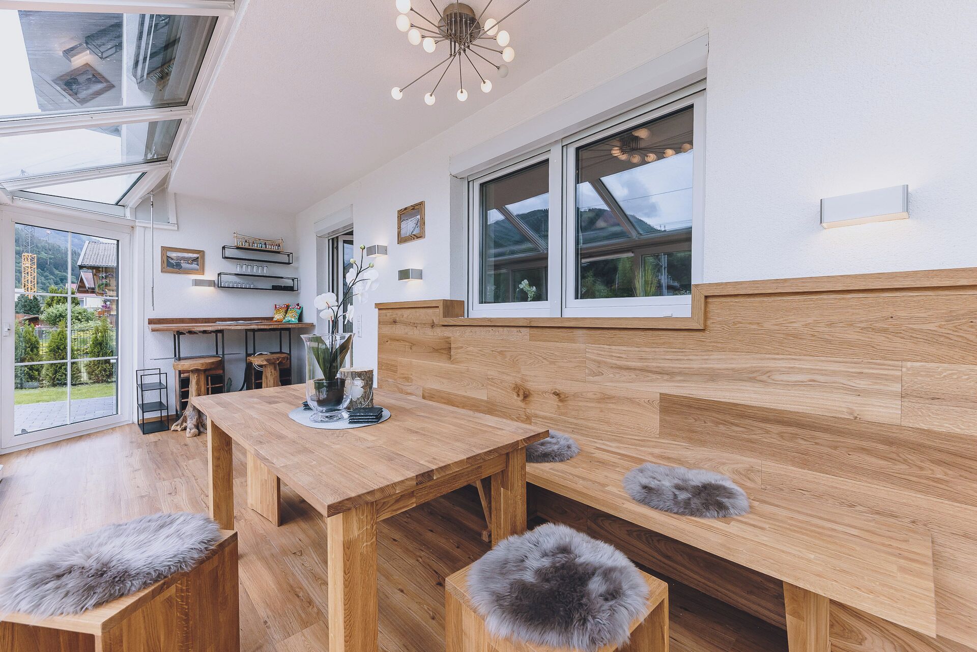 Deluxe-Haus, Bergblick | Essbereich im Zimmer