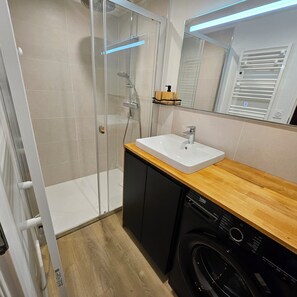 Shower, hair dryer - Chalet Le Cocon du Bayle 6 people (Cauterets)