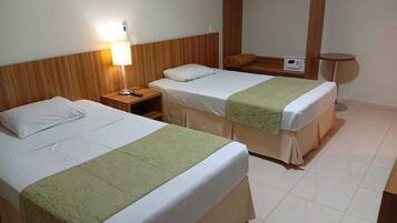 Quarto duplo luxo | Wi-Fi de cortesia, acesso para cadeiras de rodas