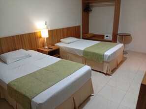 Deluxe Twin Room | Free WiFi, wheelchair access