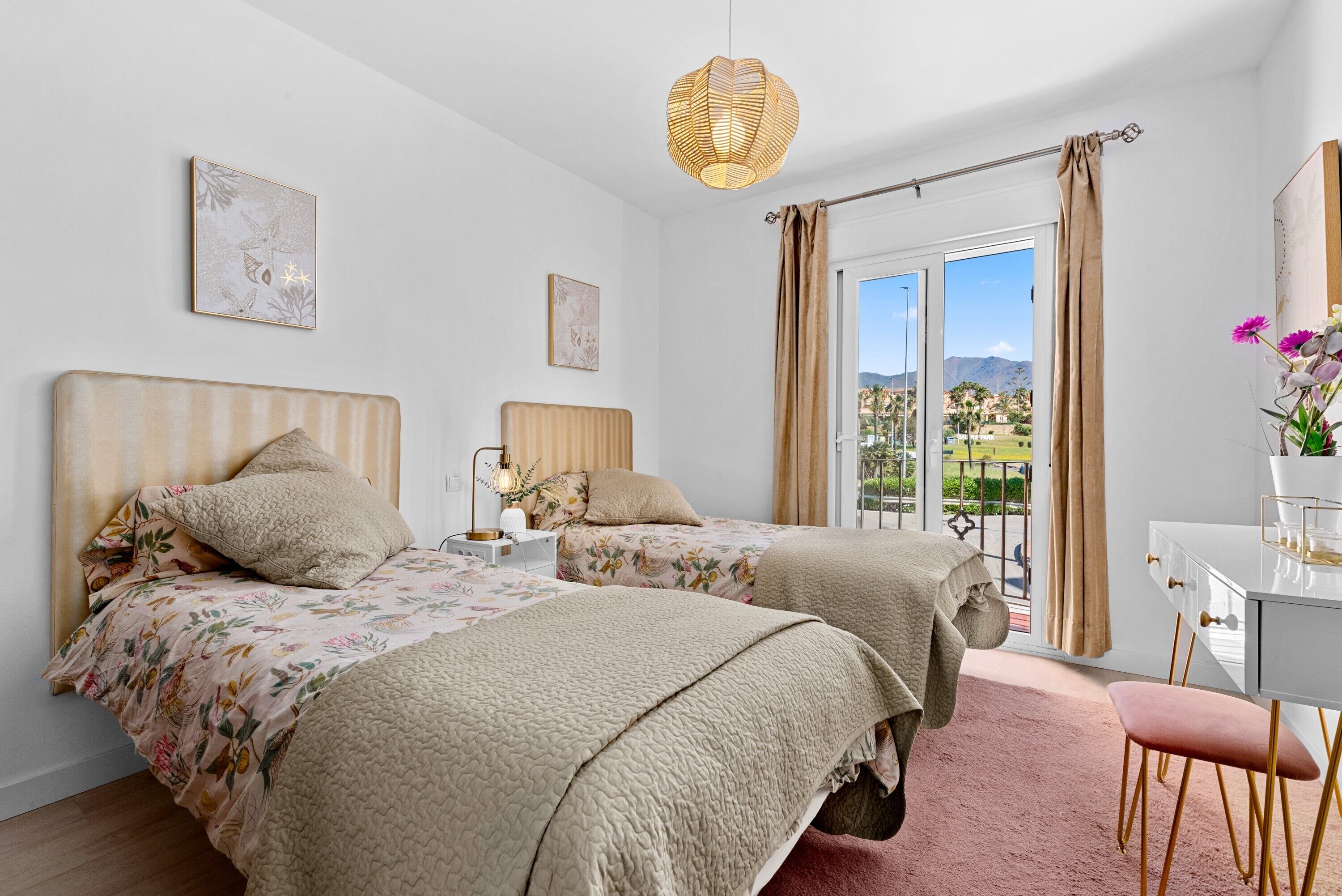 Fer et planche à repasser, Wi-Fi, draps fournis