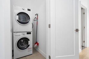 Laundry - MTL Central Stay Apartments (Montréal)