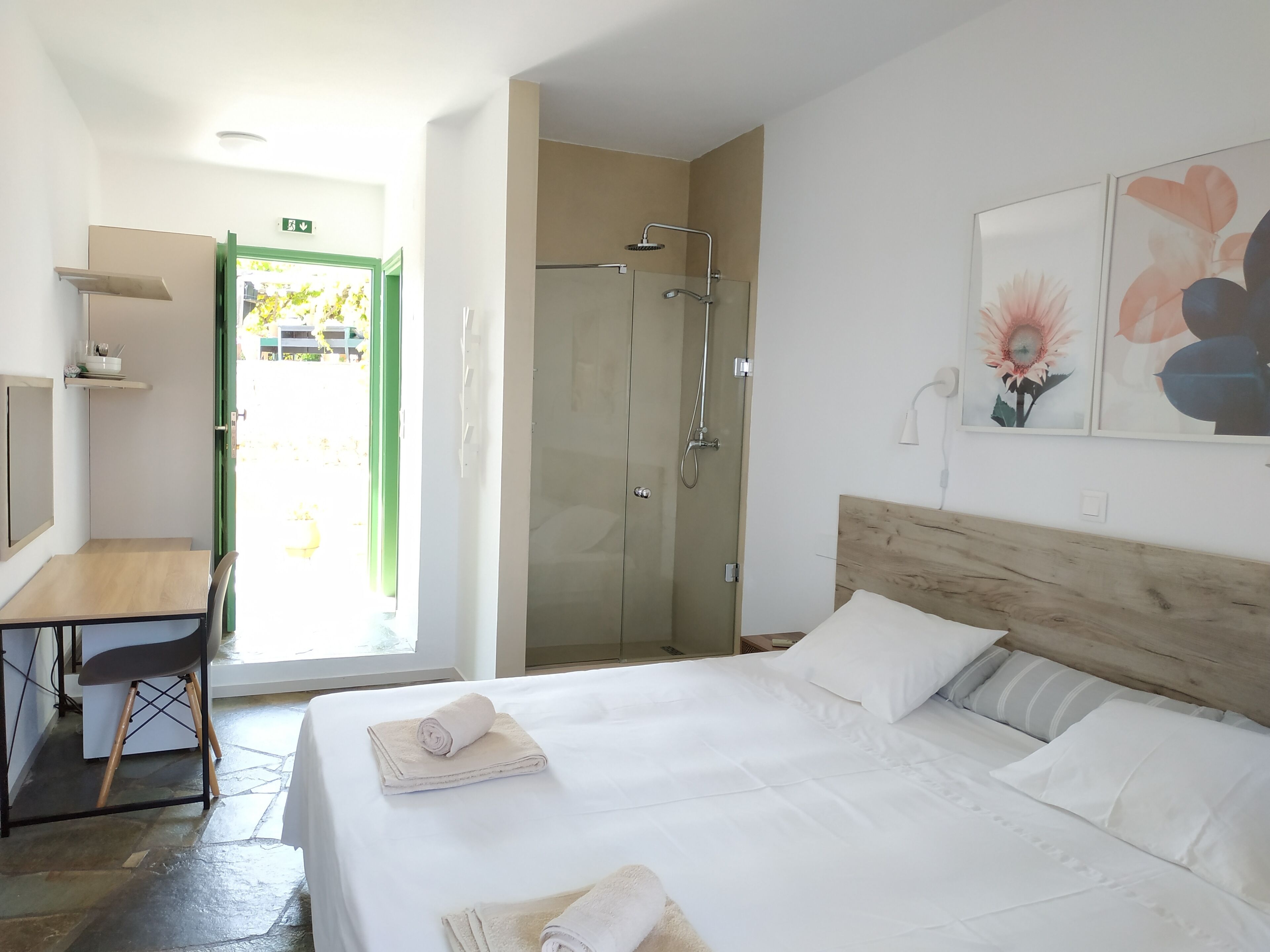 Superior Double Room, Sea View | In-room safe, iron/ironing board, free WiFi