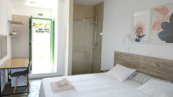 Kamar Double Superior, pemandangan laut | Brankas, setrika/meja setrika, dan Wi-Fi gratis