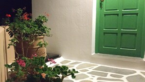 Property entrance - Asteri Living (Alonissos)