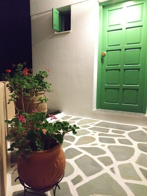 Property entrance - Asteri Living (Alonissos)