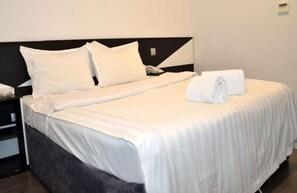 Habitación con 2 camas individuales | Wifi gratis y ropa de cama