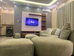 Living area - Dim De Lights (Jinja)