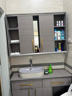 Comfort Apartment, Balcony, City View | Bathroom