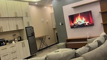 Apartamento Confort, balcón, vistas a la ciudad | Zona de estar