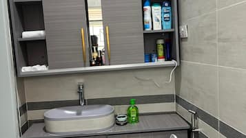 Comfort Apartment, Balcony, City View | Bathroom