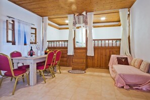 Dining - Kouri Traditional House Apartment with Sea View, Private Terrace & Wi-Fi (Karpathos)