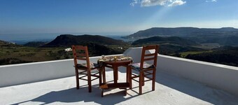 Kouri Traditional House Apartment with Sea View, Private Terrace & Wi-Fi