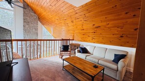 Living area - Arden House - Private Waterfront Retreat on the St. George River (Cushing)