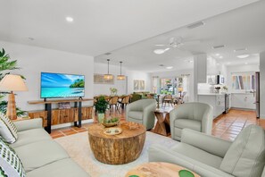 TV - The Palm in Lido Key (Sarasota)
