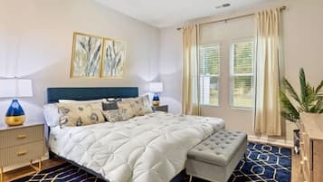 3 makuuhuonetta, työpöytä, Wi-Fi