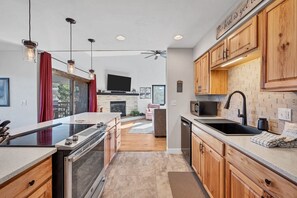 Fridge, microwave, oven, stovetop - Condo with Community Hot Tub and Mountain Views! (Breckenridge)