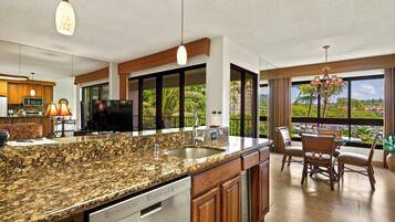 Condo, 2 Bedrooms (254) | Property amenity