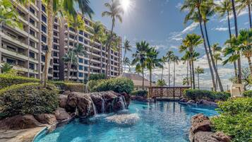 3 outdoor pools, sun loungers