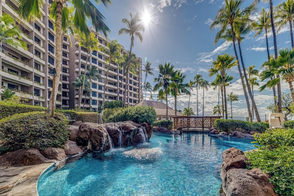 3 outdoor pools, sun loungers