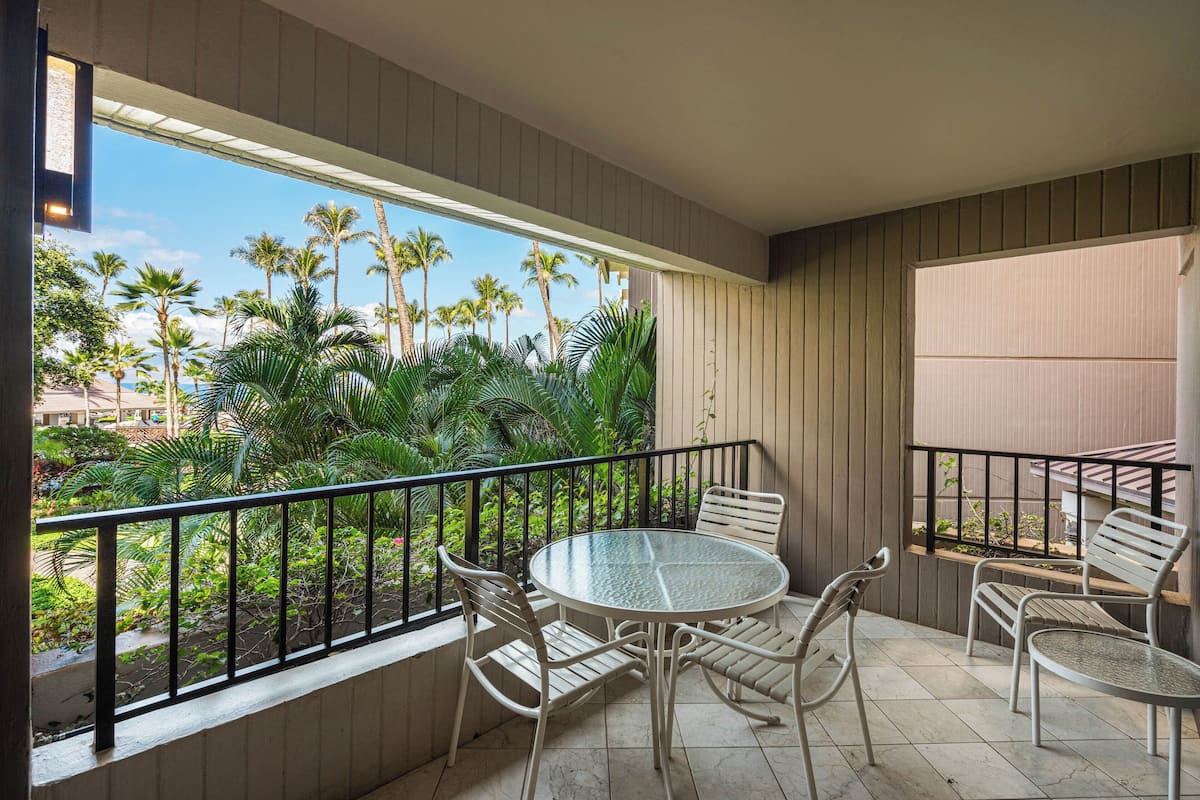 Condo, 2 Bedrooms (221) | Front of property