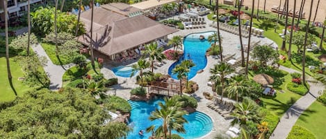 3 outdoor pools, sun loungers