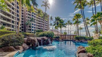 3 outdoor pools, sun loungers