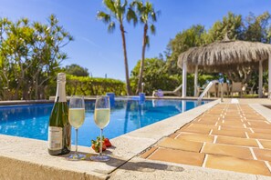 Pool - Villa Farrutxet with sea view in Alcudia (Alcanada)
