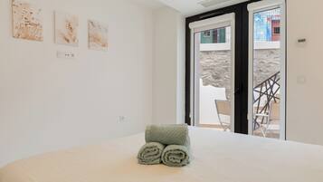 Iron/ironing board, free WiFi