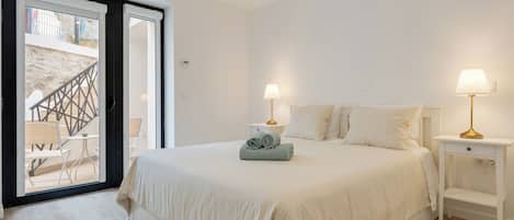 Iron/ironing board, free WiFi