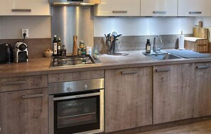 Refrigerador, horno, placa de cocina, lavavajillas