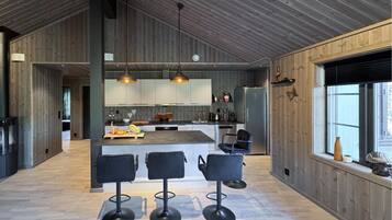 Réfrigérateur, plaque de cuisson, lave-vaisselle, cafetiÚre/bouilloire