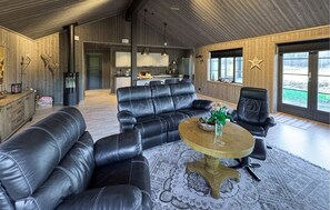 Una Smart TV, una chimenea