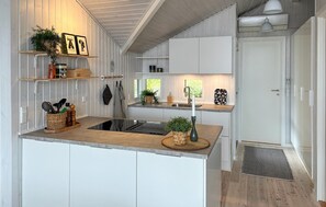 Fridge, microwave, oven, stovetop - Beautiful home in Bjert with sauna (Bjert)