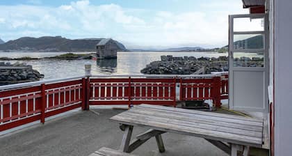 4 bedroom lovely home in Leinøya