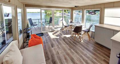 Schönes Schiff mit 2 Schlafzimmern in Röbel