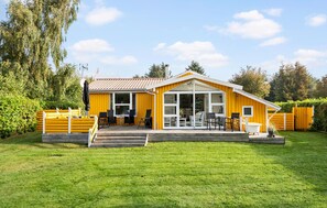 Exterior - Amazing home in Tarm with WiFi (Tarm)