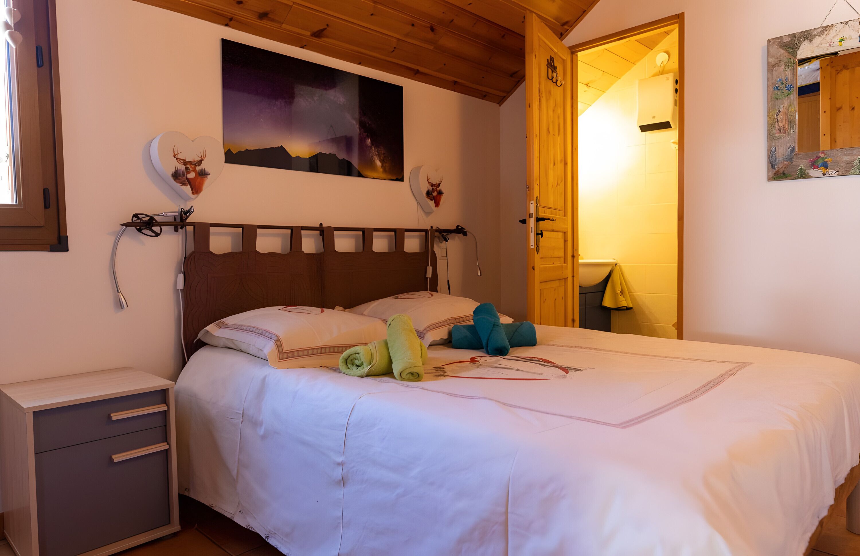 4 habitaciones, tabla de planchar con plancha, wifi y ropa de cama 