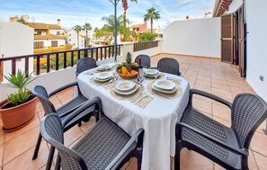 Outdoor dining - Amazing apartment in Costa Esuri - Ayamonte (Costa Esuri - Ayamonte)