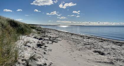 Amazing home in Humble with WiFi